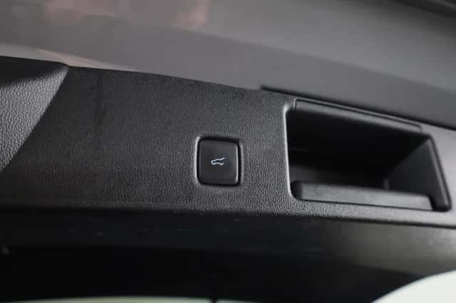 Ford Kuga (2022) thumbnail 6