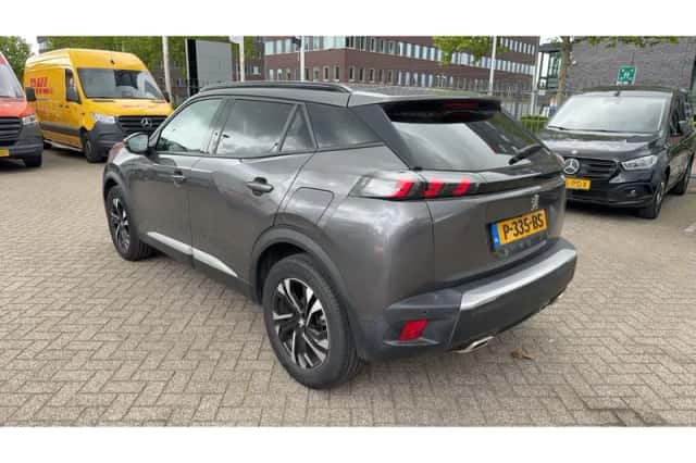 Peugeot 2008 (2021) thumbnail 3