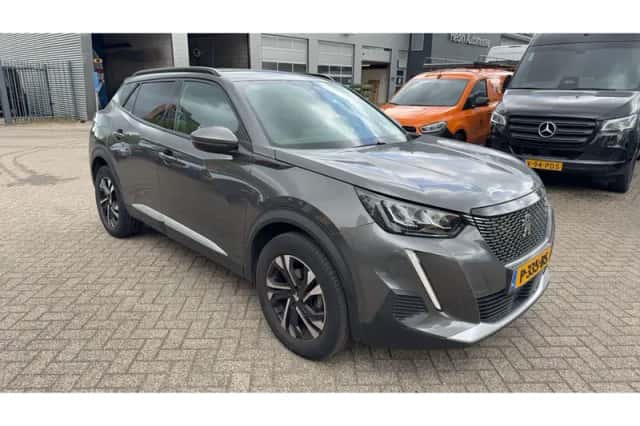 Peugeot 2008 (2021) thumbnail 4