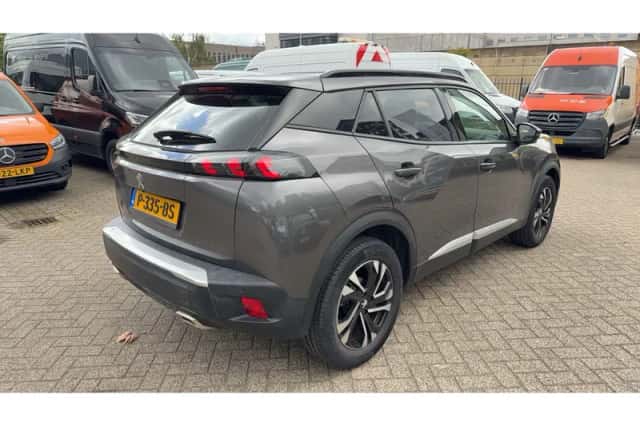 Peugeot 2008 (2021) thumbnail 5