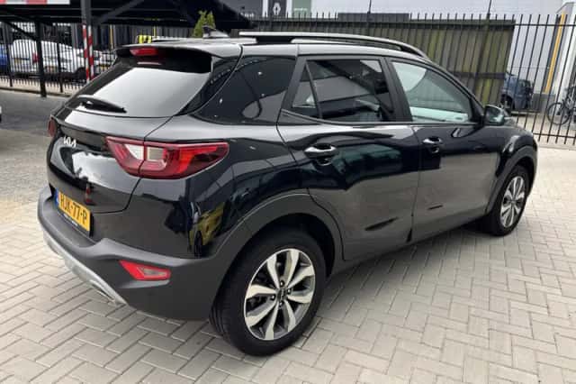 Kia Stonic (2025) thumbnail 5