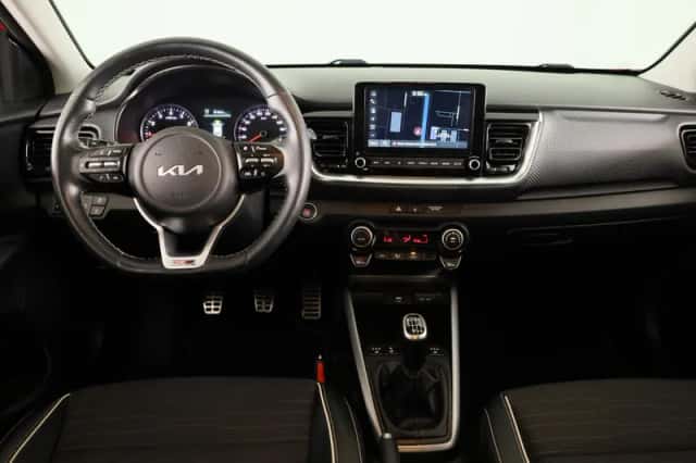 Kia Stonic (2022) thumbnail 3