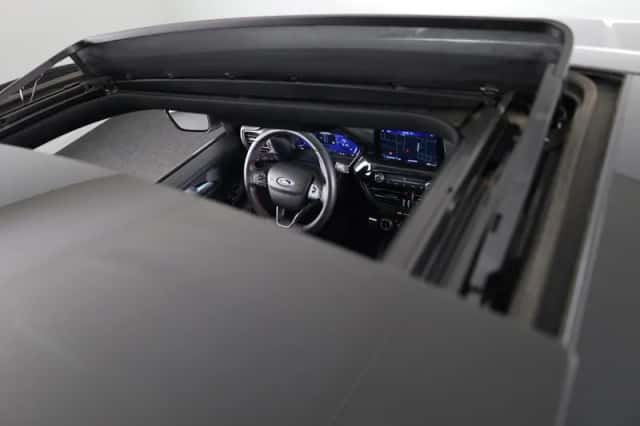 Ford Kuga (2024) thumbnail 2