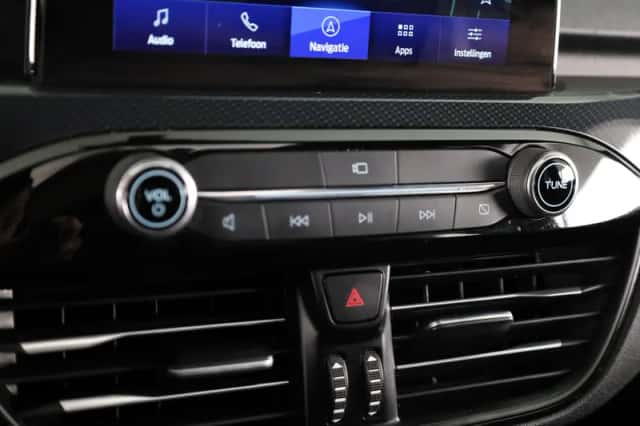 Ford Kuga (2024) thumbnail 24