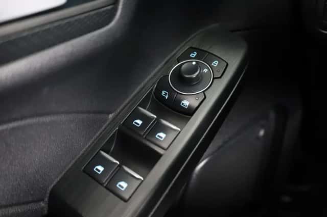 Ford Kuga (2024) thumbnail 38