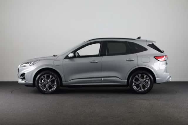 Ford Kuga (2023) thumbnail 2