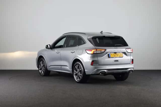 Ford Kuga (2023) thumbnail 3
