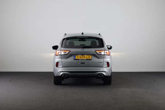 Ford Kuga (2023) thumbnail 4