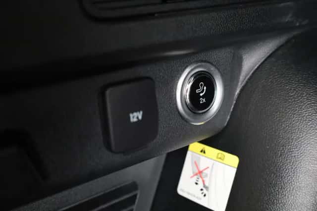 Ford Kuga (2023) thumbnail 5