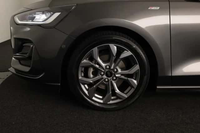 Ford Focus (2025) thumbnail 5