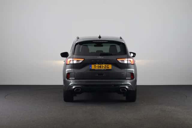 Ford Kuga (2023) thumbnail 4