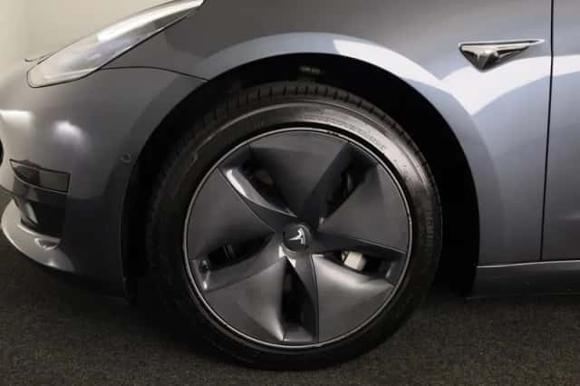 Tesla Model 3 (2020) thumbnail 5
