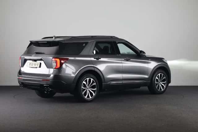 Ford Explorer (2020) thumbnail 2