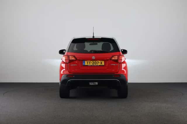 Suzuki Vitara (2019) thumbnail 4