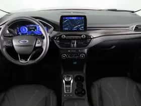 Ford Kuga (2021) thumbnail 3
