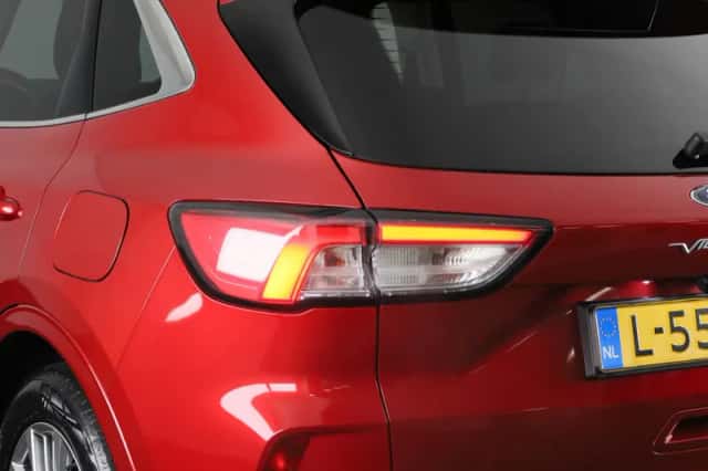 Ford Kuga (2021) thumbnail 31