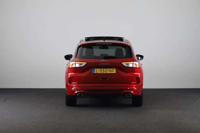 Ford Kuga (2021) thumbnail 5