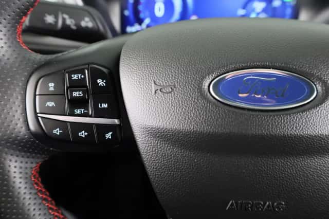 Ford Kuga (2023) thumbnail 13