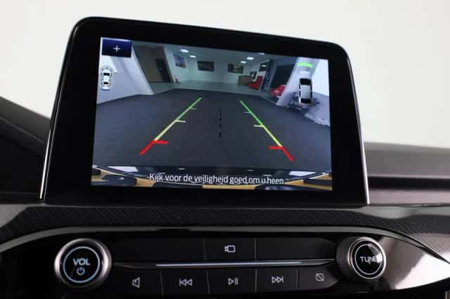 Ford Kuga (2023) thumbnail 16