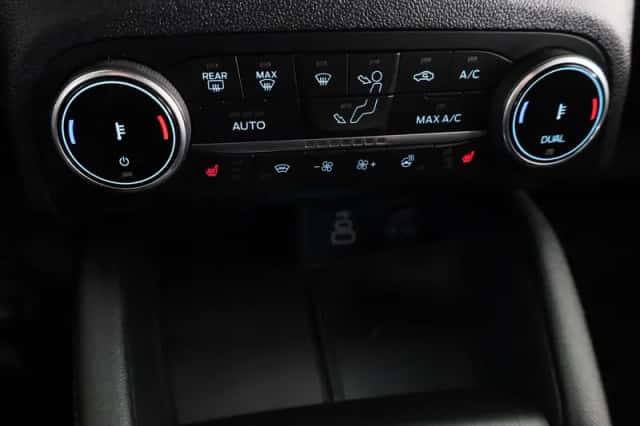 Ford Kuga (2023) thumbnail 17