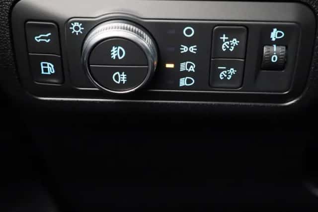 Ford Kuga (2023) thumbnail 23