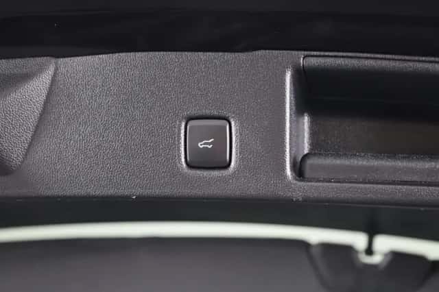 Ford Kuga (2023) thumbnail 5