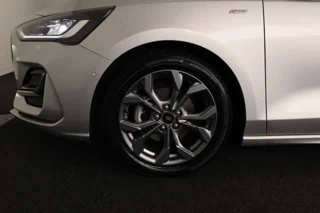 Ford Focus (2025) thumbnail 5