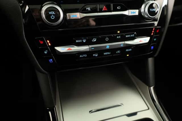 Ford Explorer (2024) thumbnail 13