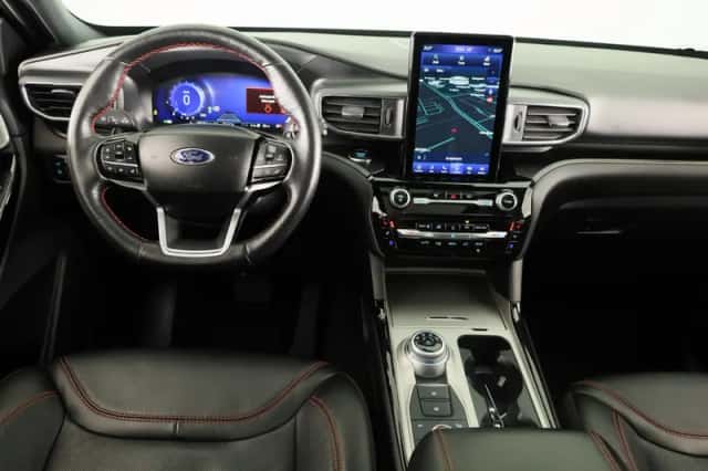 Ford Explorer (2024) thumbnail 3