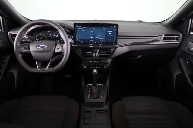 Ford Focus (2025) thumbnail 3