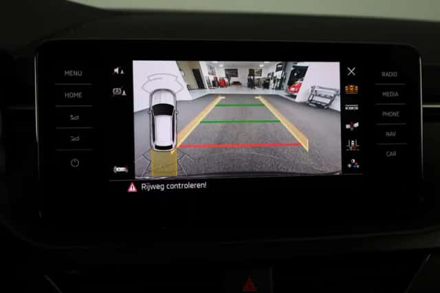 Škoda Kamiq (2023) thumbnail 12