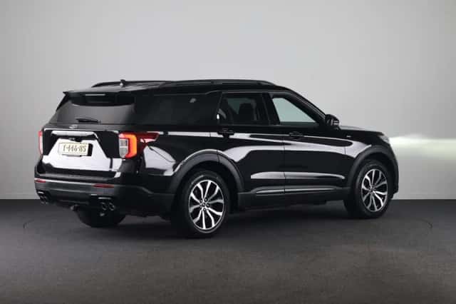 Ford Explorer (2023) thumbnail 2