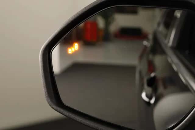 Ford Explorer (2023) thumbnail 17