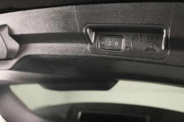 Ford Explorer (2023) thumbnail 24