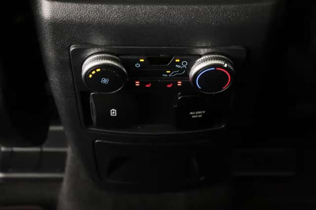 Ford Explorer (2023) thumbnail 43