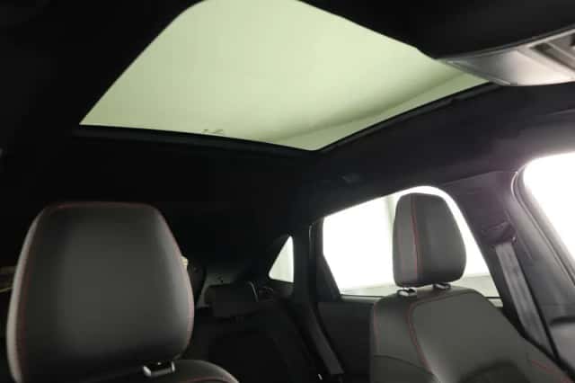 Ford Kuga (2025) thumbnail 2