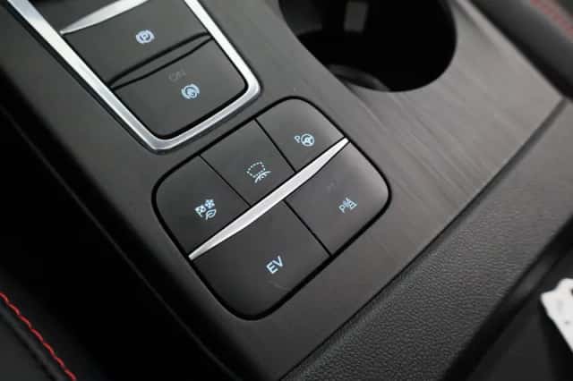 Ford Kuga (2022) thumbnail 17