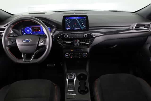 Ford Kuga (2022) thumbnail 3