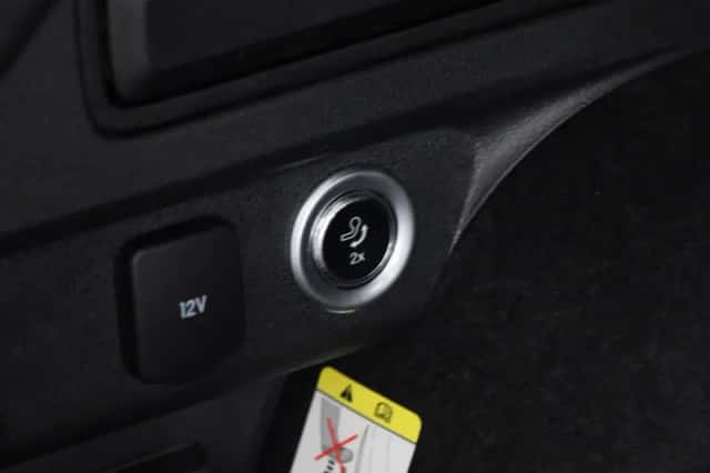 Ford Kuga (2022) thumbnail 23