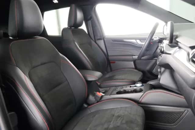 Ford Kuga (2022) thumbnail 39