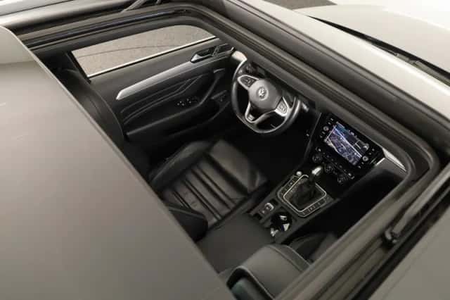 Volkswagen Passat (2020) thumbnail 2