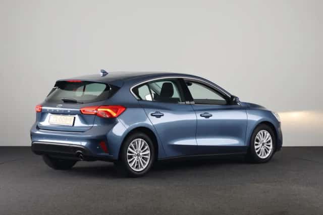 Ford Focus (2018) thumbnail 2