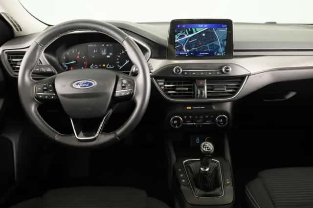 Ford Focus (2018) thumbnail 3