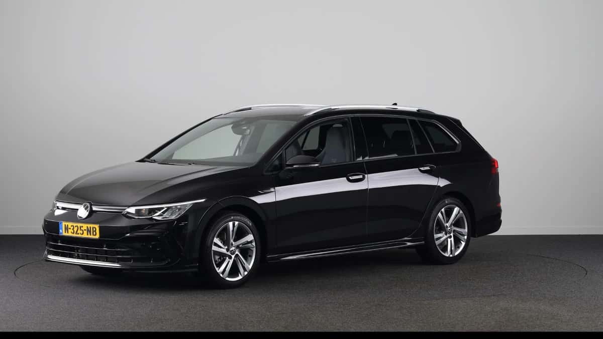 Volkswagen Golf (2021) — foto 1