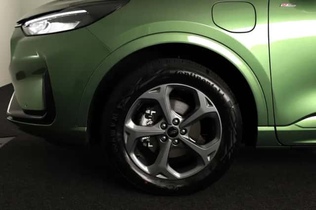 Ford Kuga (2025) thumbnail 5