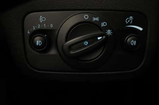 Ford C-Max (2019) thumbnail 30