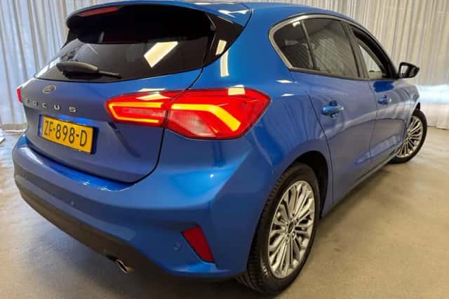 Ford Focus (2019) thumbnail 2