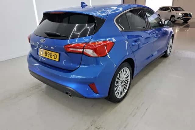 Ford Focus (2019) thumbnail 3