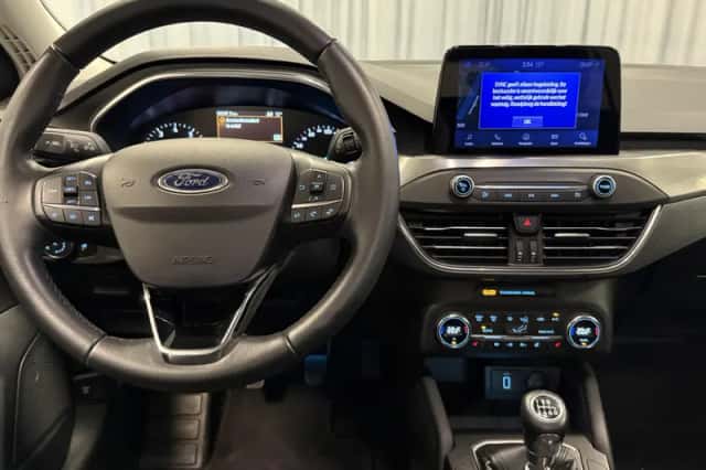 Ford Focus (2020) thumbnail 3