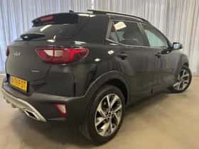 Kia Stonic (2021) thumbnail 2